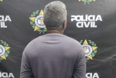 Peças de caminhão roubado são recuperadas e homem é preso em oficina de Macaé