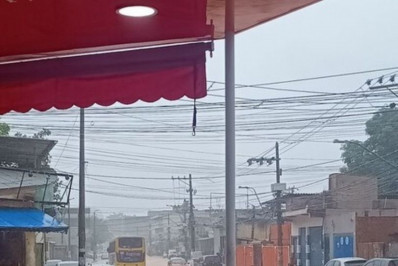 Chuva forte em São João de Meriti deixa idosa morta e mais de 600 desalojados