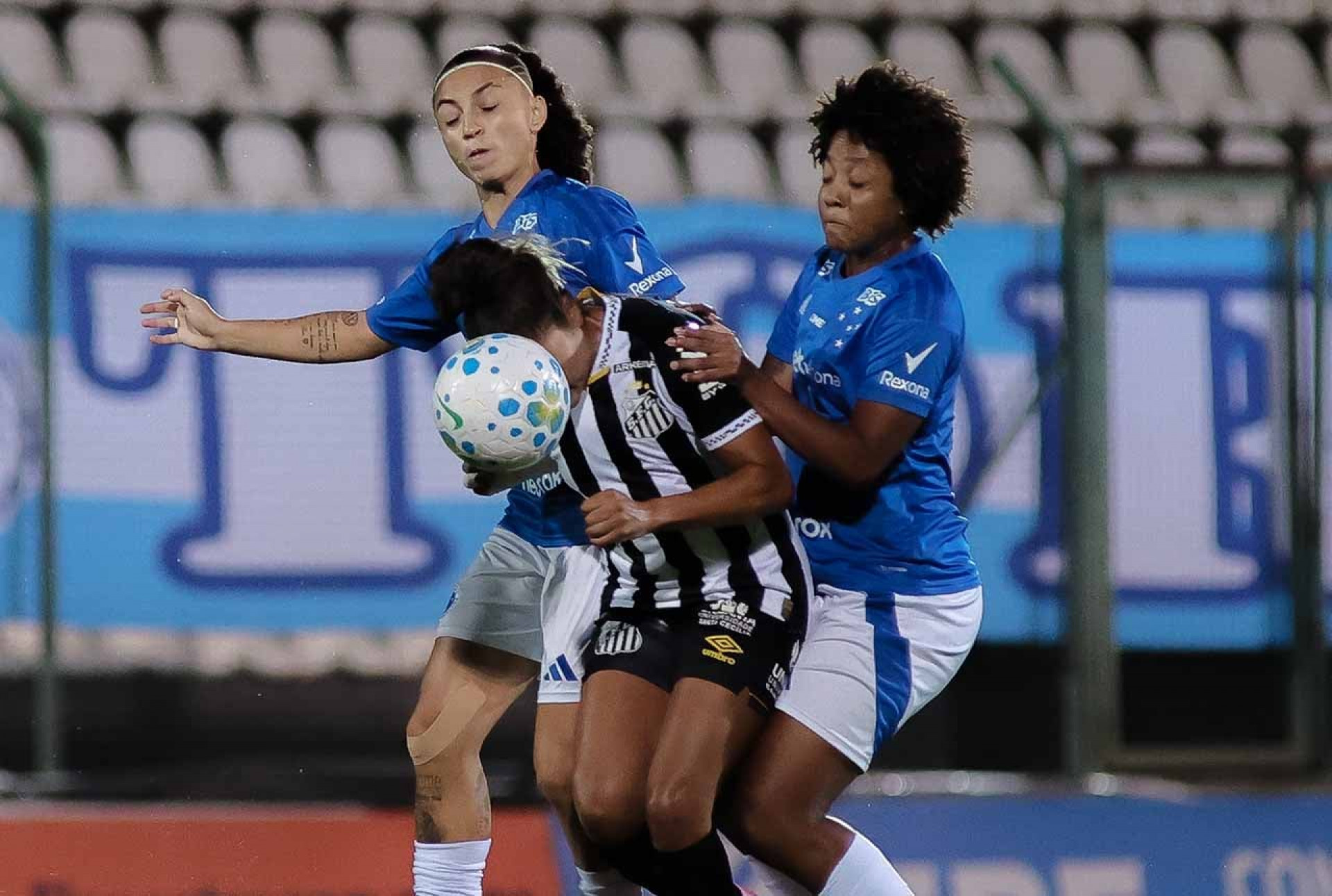 Cruzeiro e Santos ficam no empate pelo Brasileir&atilde;o Feminino