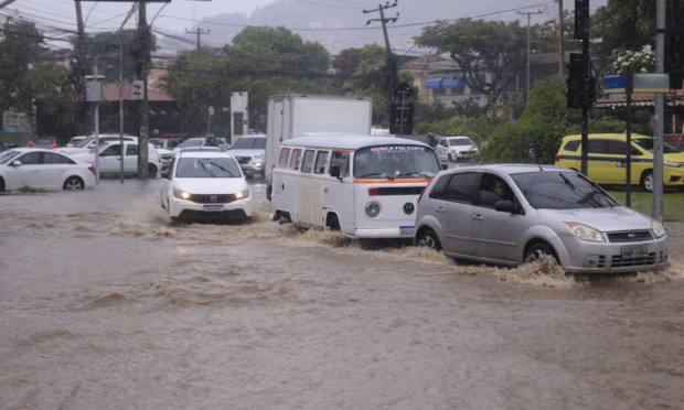 Chuva forte volta a castigar pontos da Zona Norte do Rio