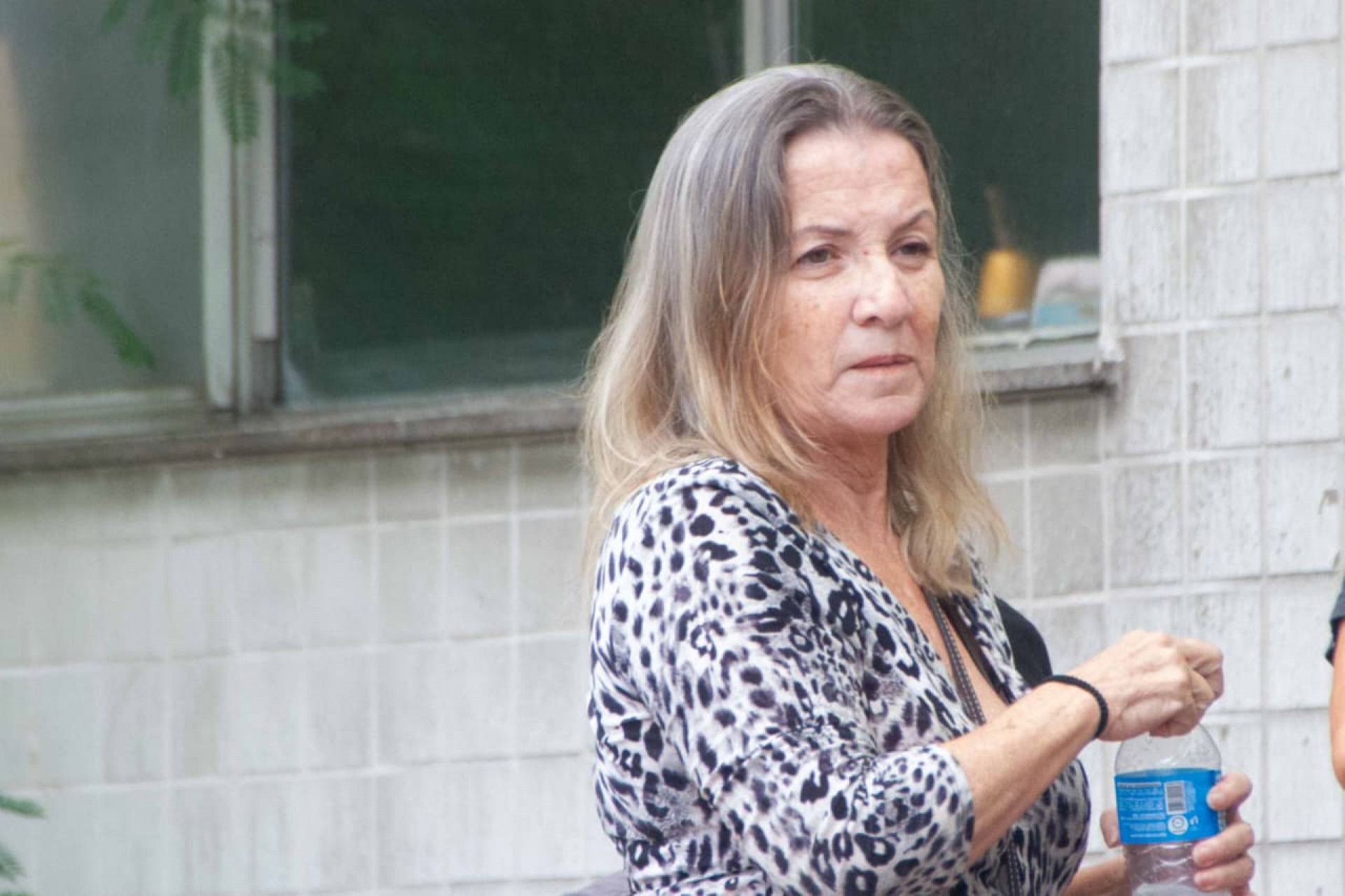 Luíza Marques, ex-mulher de Jonny Monteiro, esteve no IML para reconhecer e liberar o corpo - Érica Martin / Agência O Dia