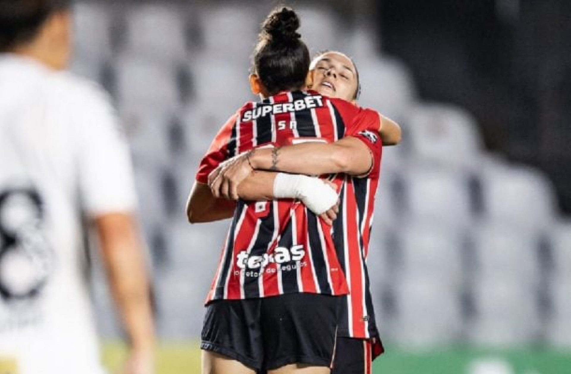S&atilde;o Paulo vence o Bahia e segue 100% no Brasileir&atilde;o feminino
