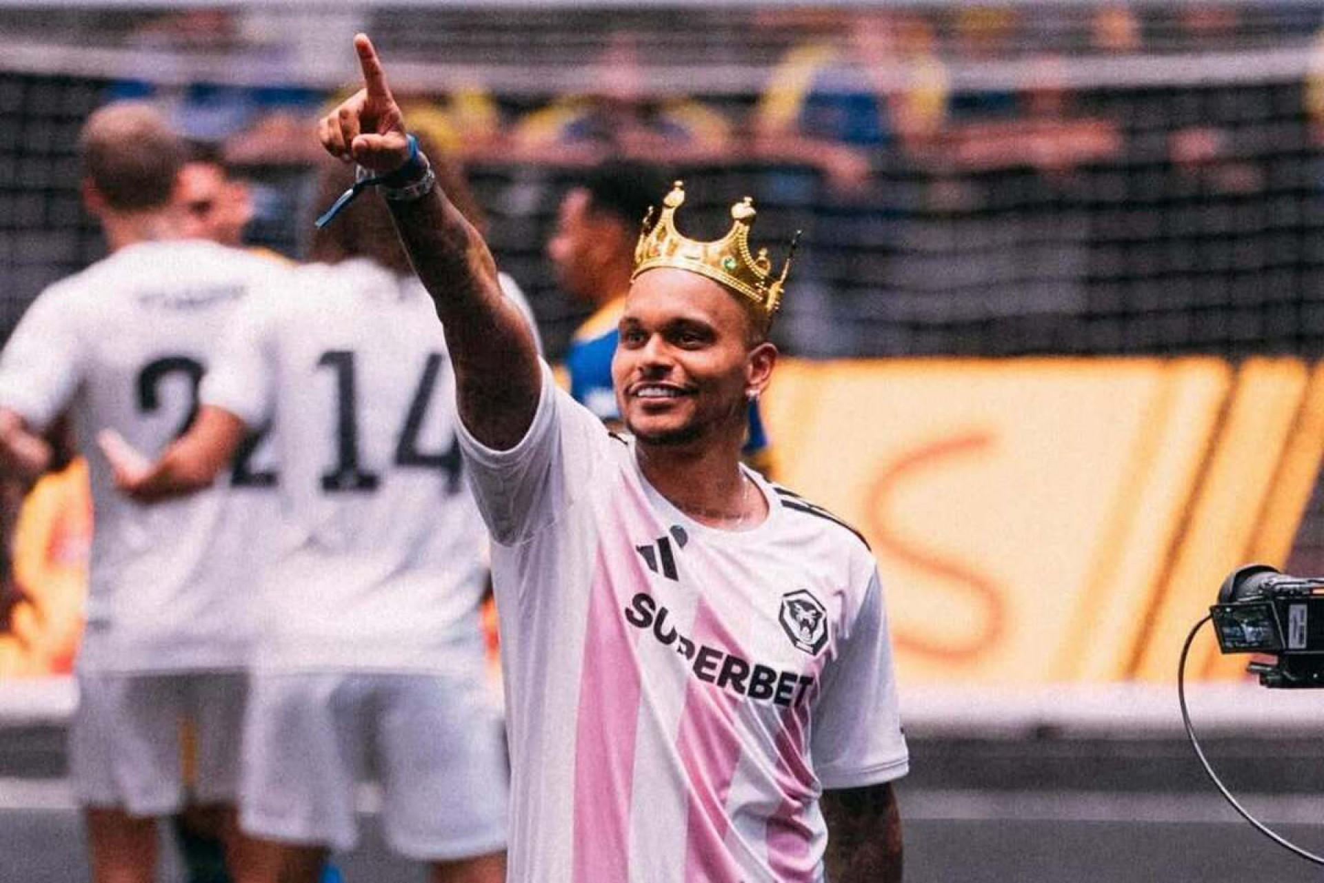 Ap&oacute;s ataques &agrave; Kings League, Cris Guedes responde Neto e aceita desafio