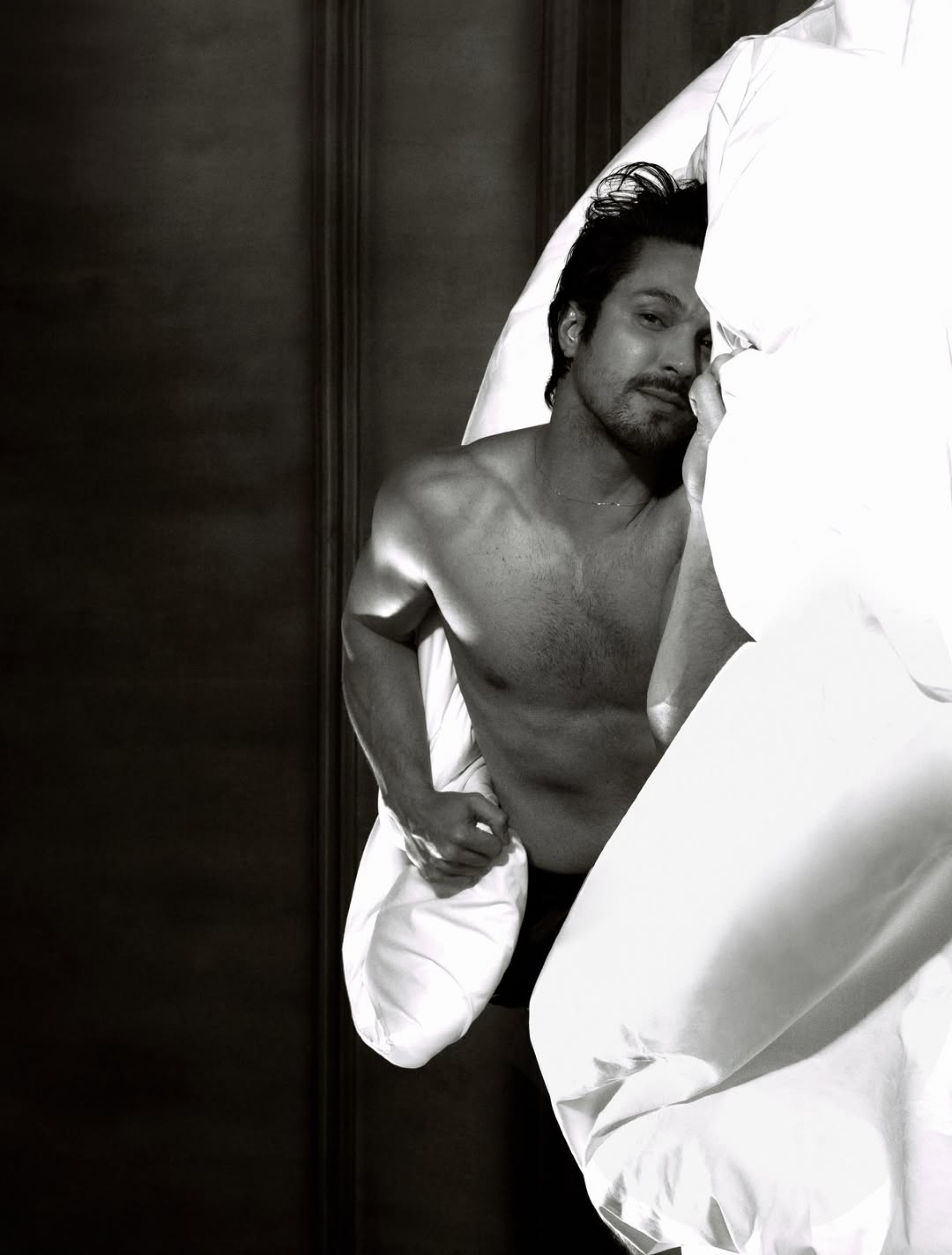 Romulo Estrela compartilhou fotos de ensaio sensual - Reprodução/Instagram