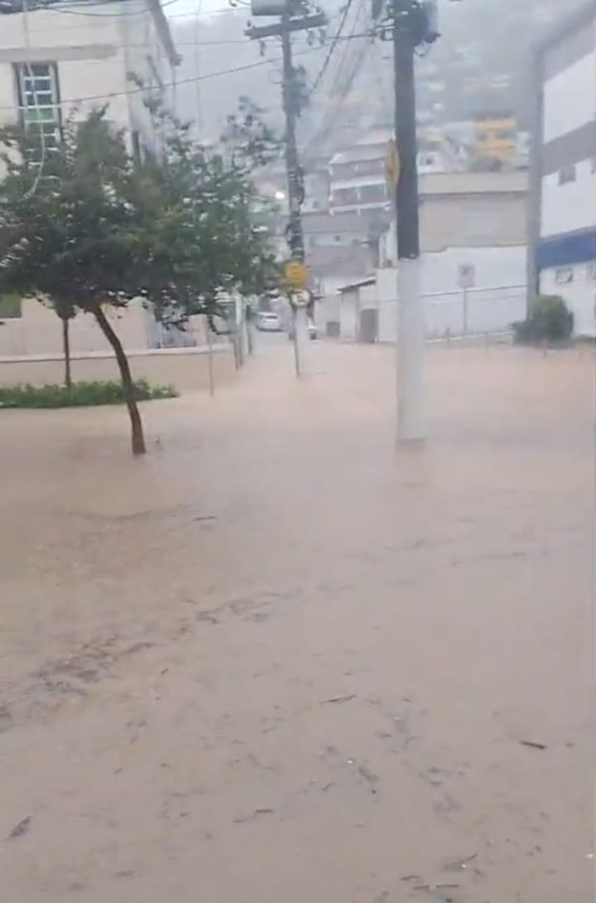Coronel Carvalho, centro de Angra - Divulga&ccedil;&atilde;o/Rede Social