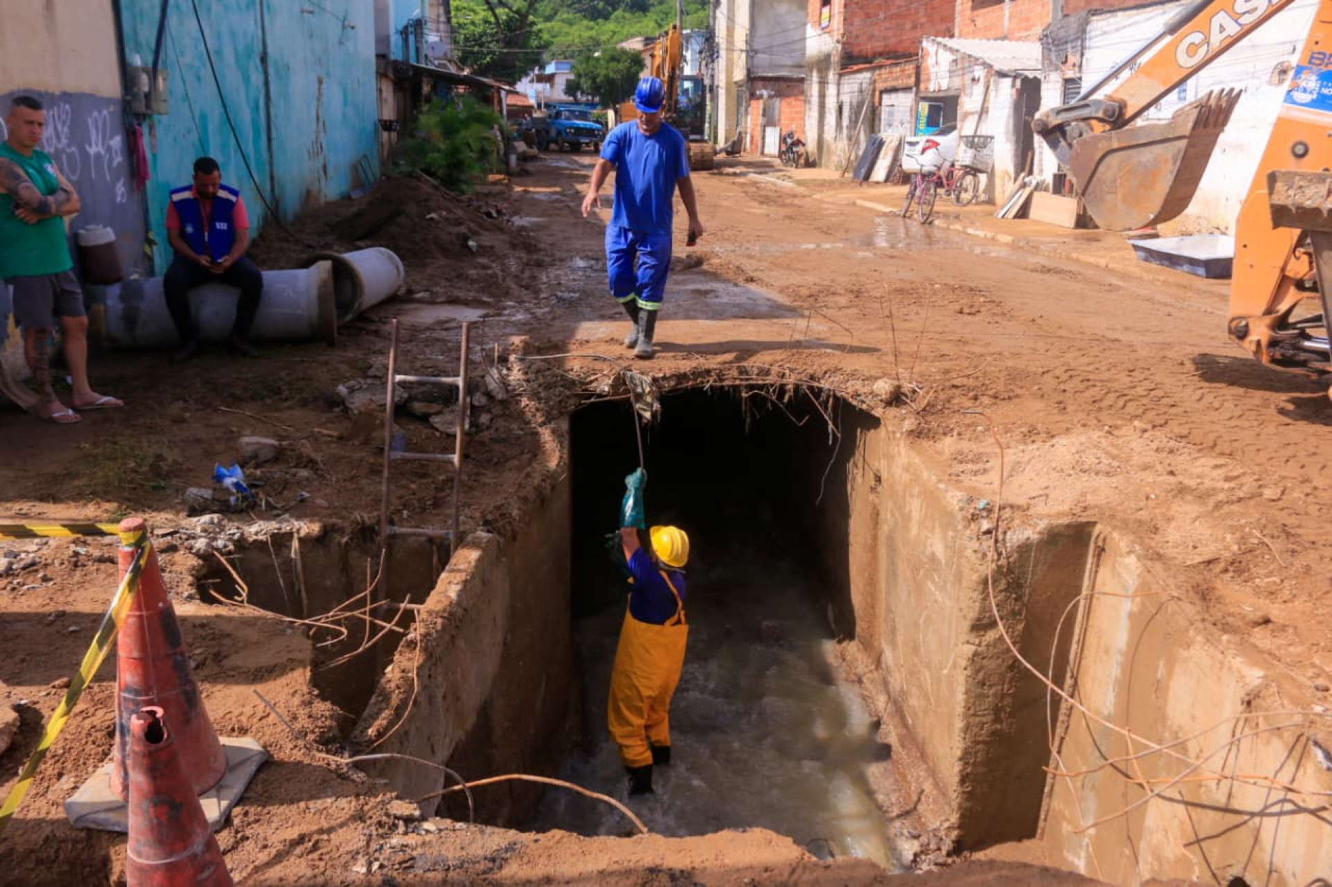 Cratera aberta após fortes chuvas em Nova Iguaçu - Carlos Elias Júnior/Agência O DIA