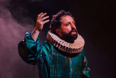 Grátis! Calendário de atividades culturais da ABL será aberto com peça de Gregório Duvivier