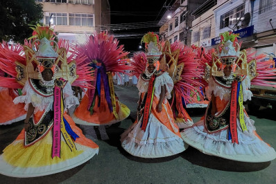 Carnaval 2026 em Macuco reúne blocos, escolas de samba e shows