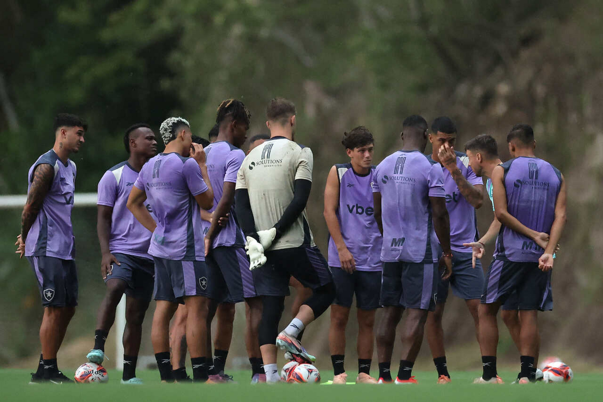 Escala&ccedil;&atilde;o do Botafogo: Anselmi tem d&uacute;vidas para jogo contra o Nacional Potos&iacute;