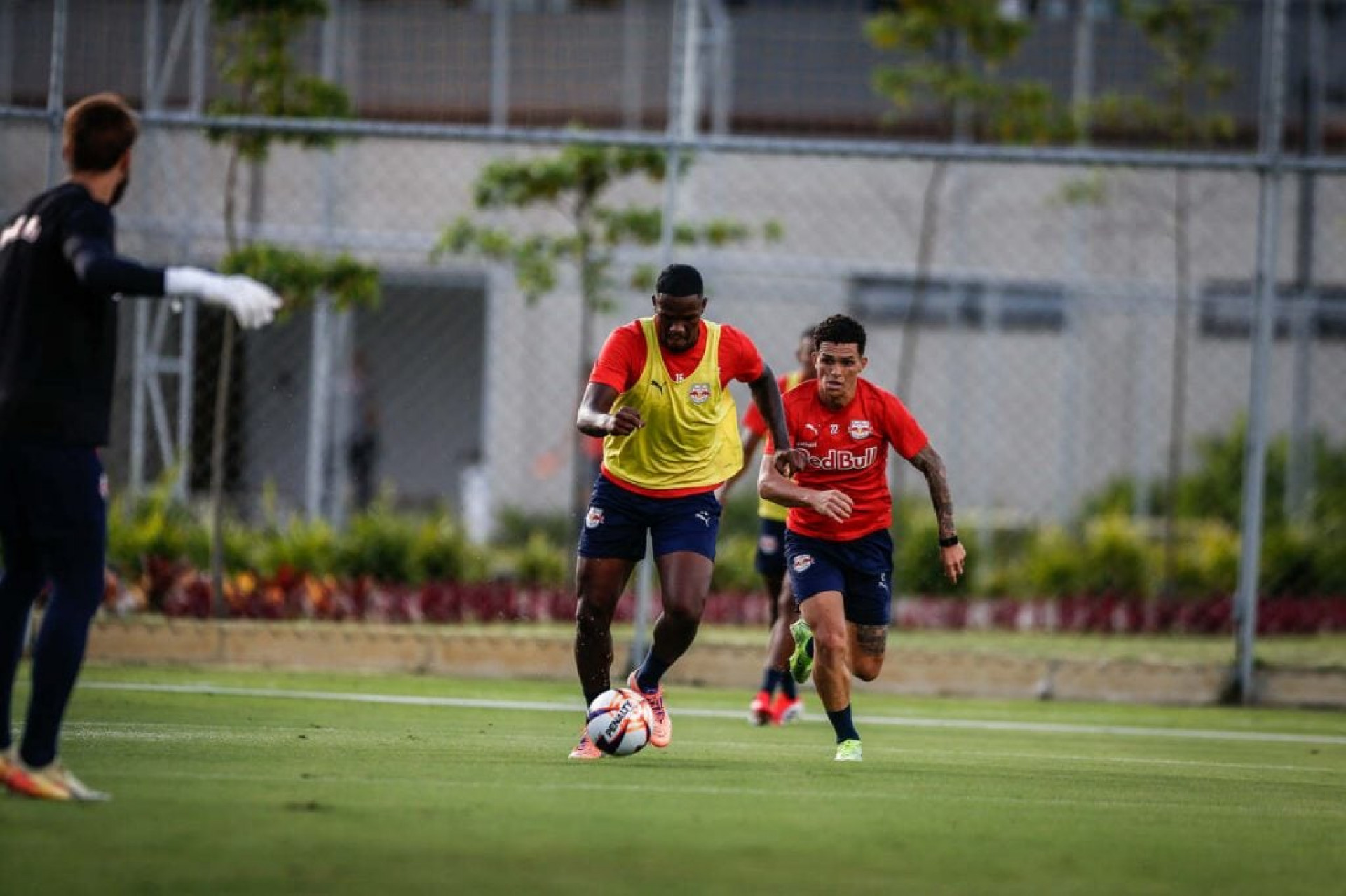 Bragantino x Athletico: onde assistir, escala&ccedil;&otilde;es e arbitragem