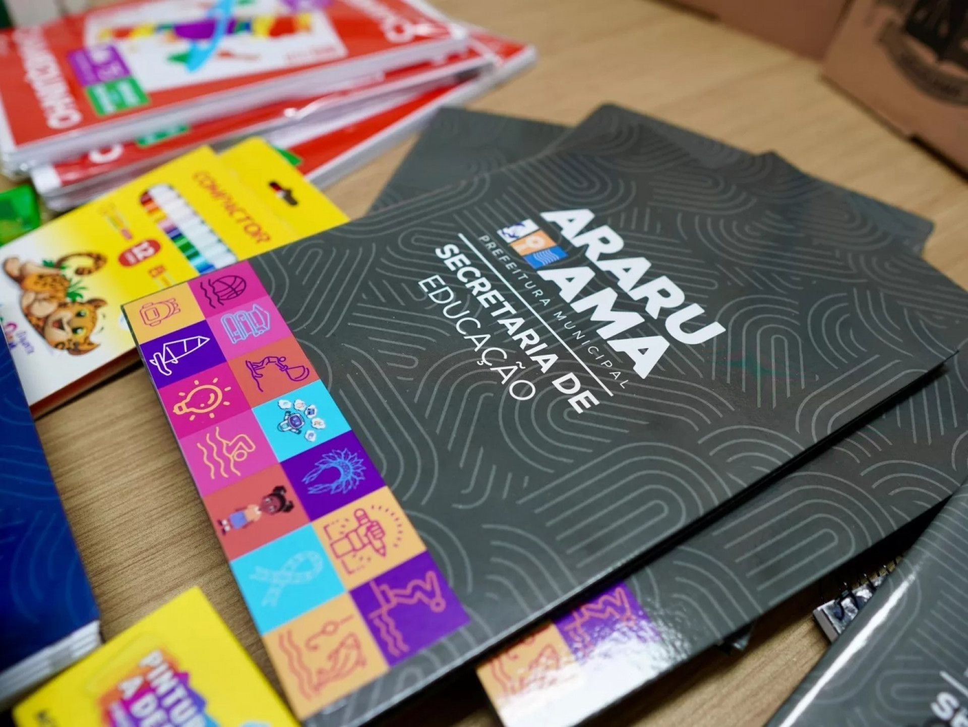 Kits escolares  - Ascom