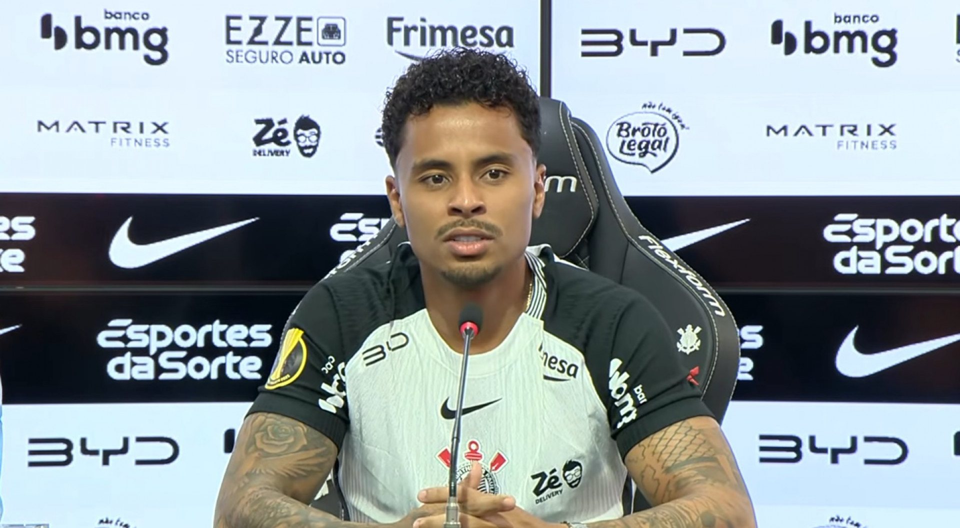 Allan, em coletiva de imprensa nesta terça-feira (24) - Reprodução / YouTube