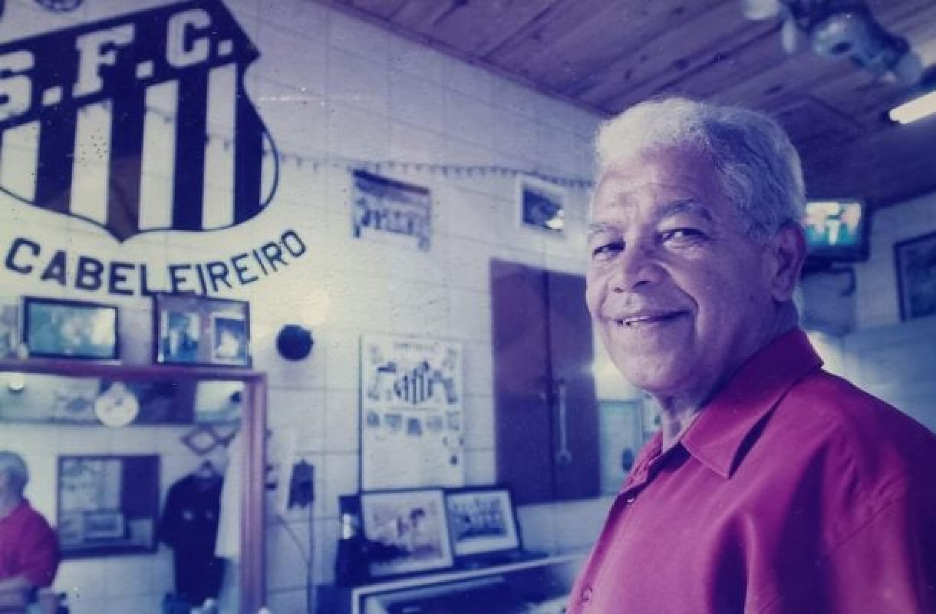 Morre Didi, barbeiro por criar o corte de cabelo de Pel&eacute;