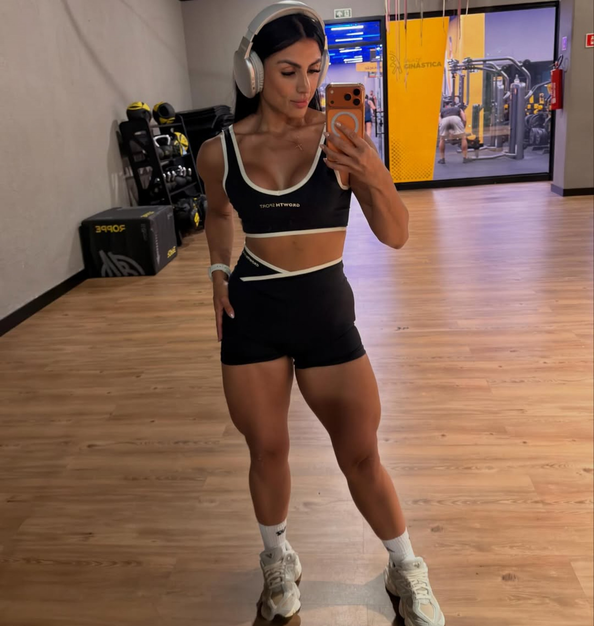 Larissa Caetano divulga rotina na academia nas redes sociais - Reprodução / Redes Sociais