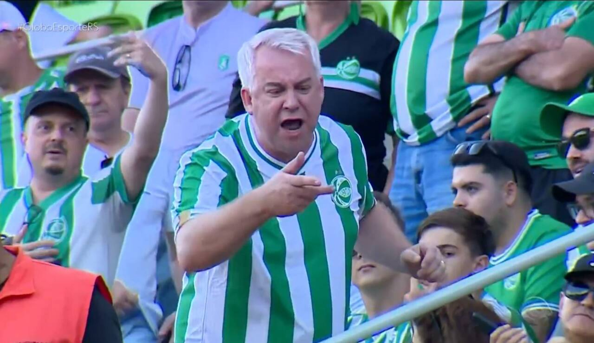 Gr&ecirc;mio localiza menino hostilizado por torcedores do Juventude e faz convite &agrave; fam&iacute;lia