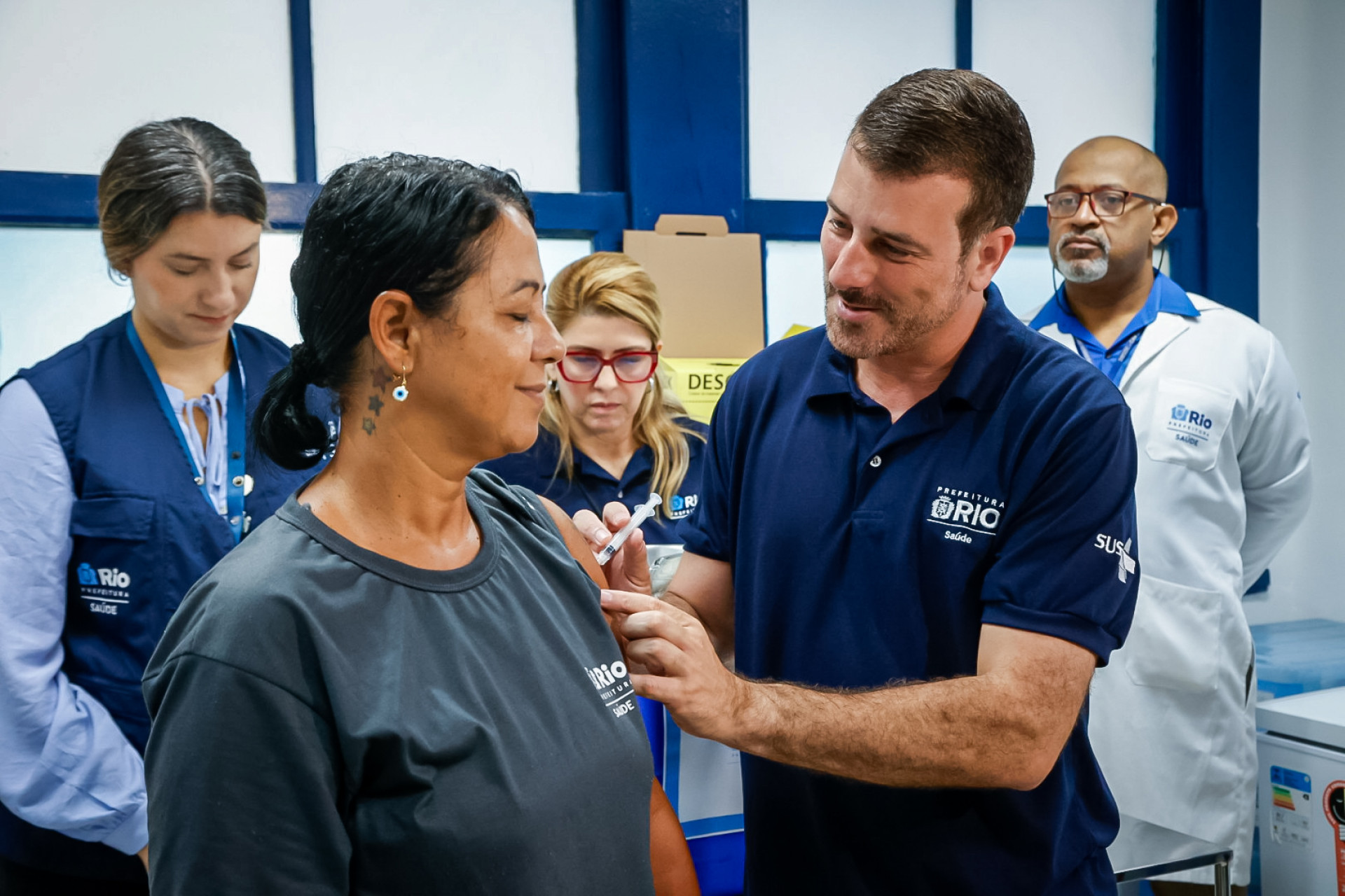 Início da campanha de vacinação aconteceu no Centro Municipal de Saúde José Manoel Ferreira - Edu Kapps / Divulgação Secretaria Municipal de Saúde