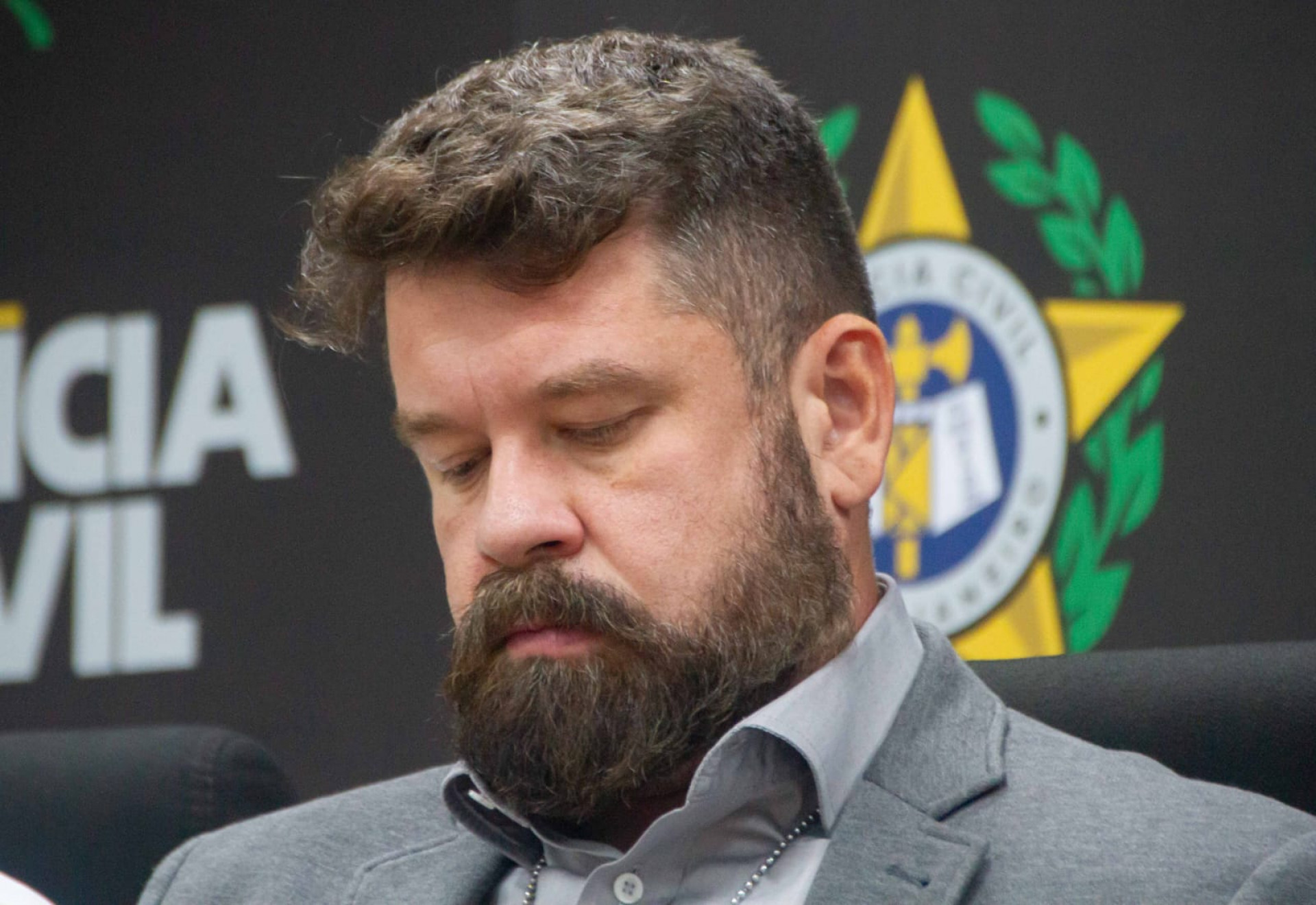 Delegado Andr&eacute; Neves, diretor do Departamento-Geral de Pol&iacute;cia Especializada, em coletiva sobre mais uma fase da Opera&ccedil;&atilde;o Espoliador - &Eacute;rica Martin/Ag&ecirc;ncia O Dia