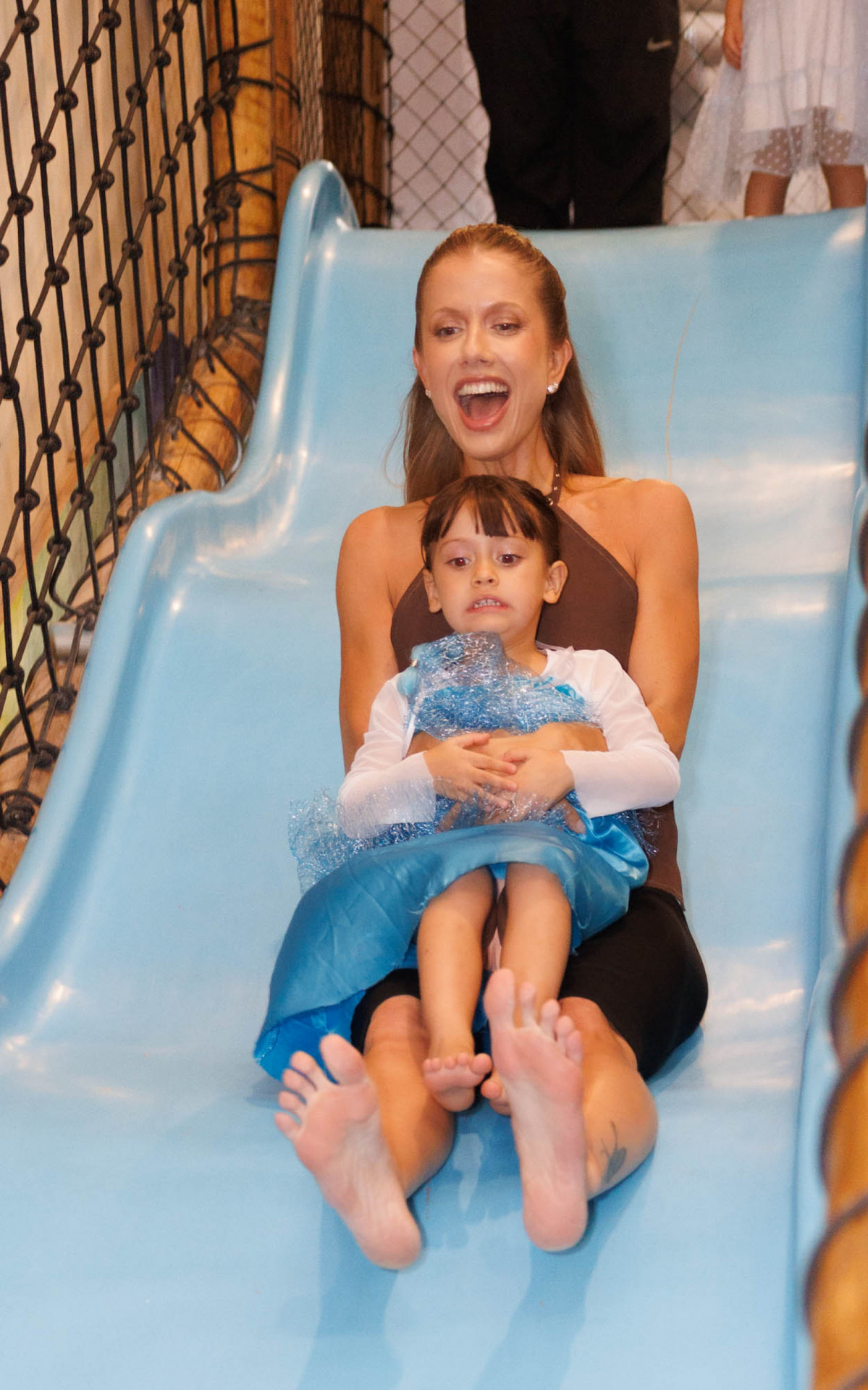 Gabriela Prioli brinca no aniversário da filha, Ava