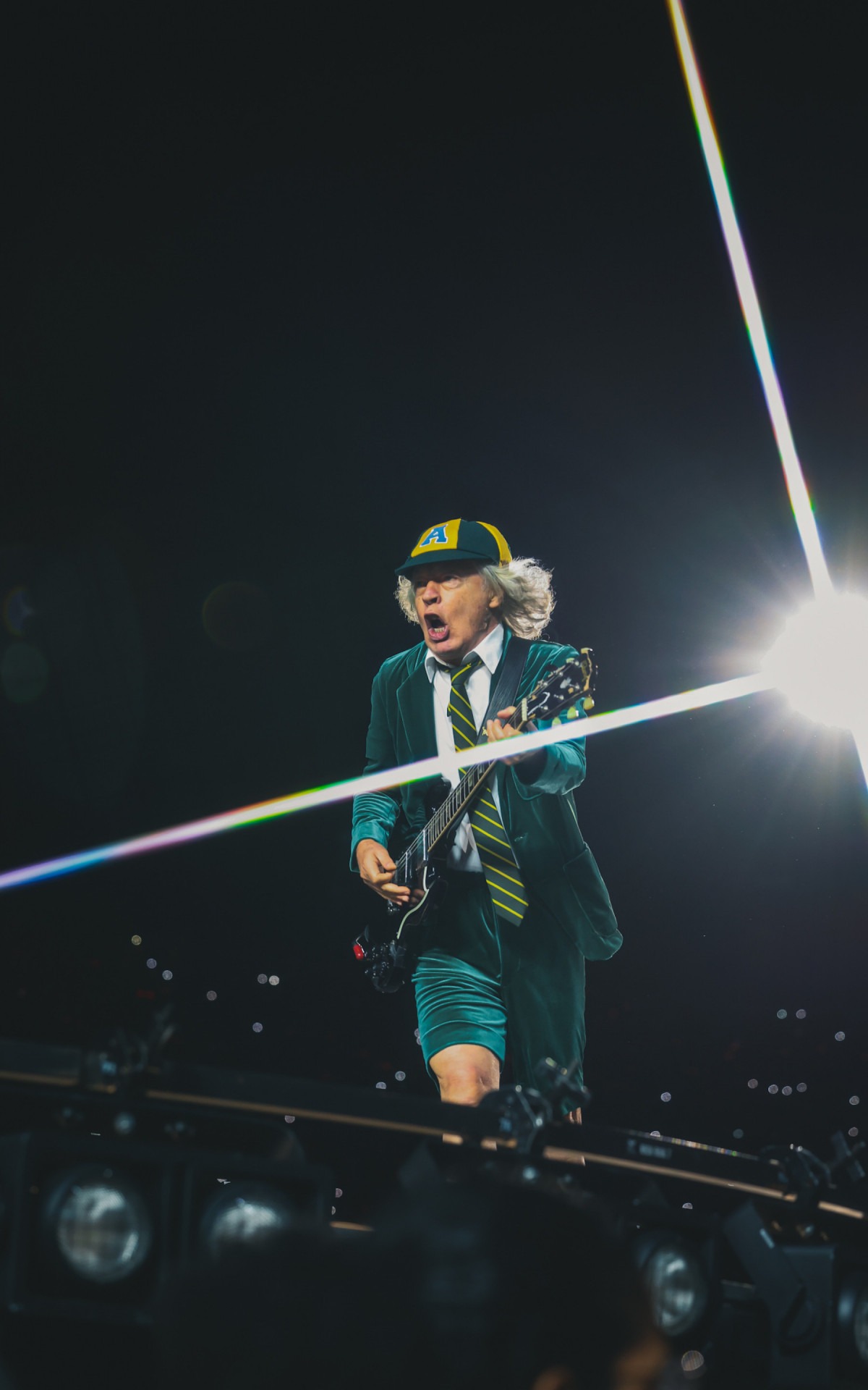 Guitarrista do AC/DC, Angus Young