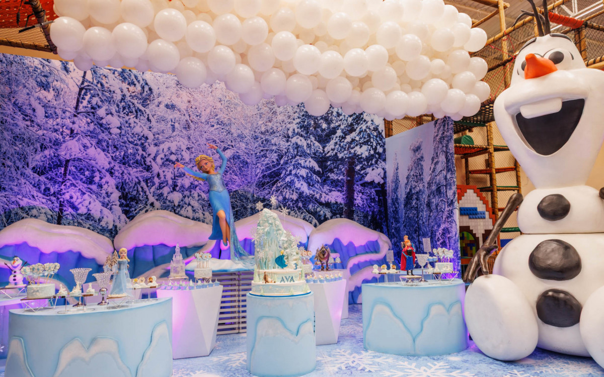 Filha de Gabriela Prioli e Thiago Mansur ganha festão na temática da animação \'Frozen\'