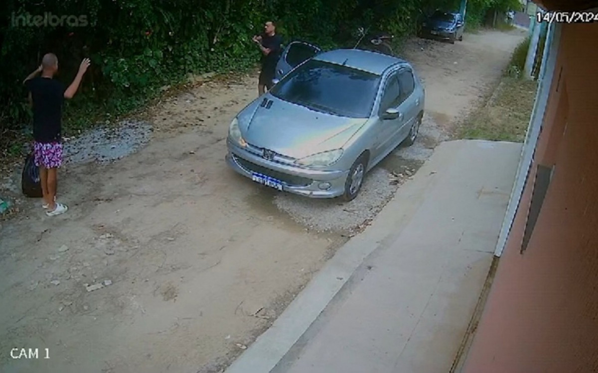 Câmera de monitoramento registrou o momento do crime 