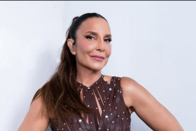 Ivete Sangalo se descuida e exibe peça íntima em vídeo; veja