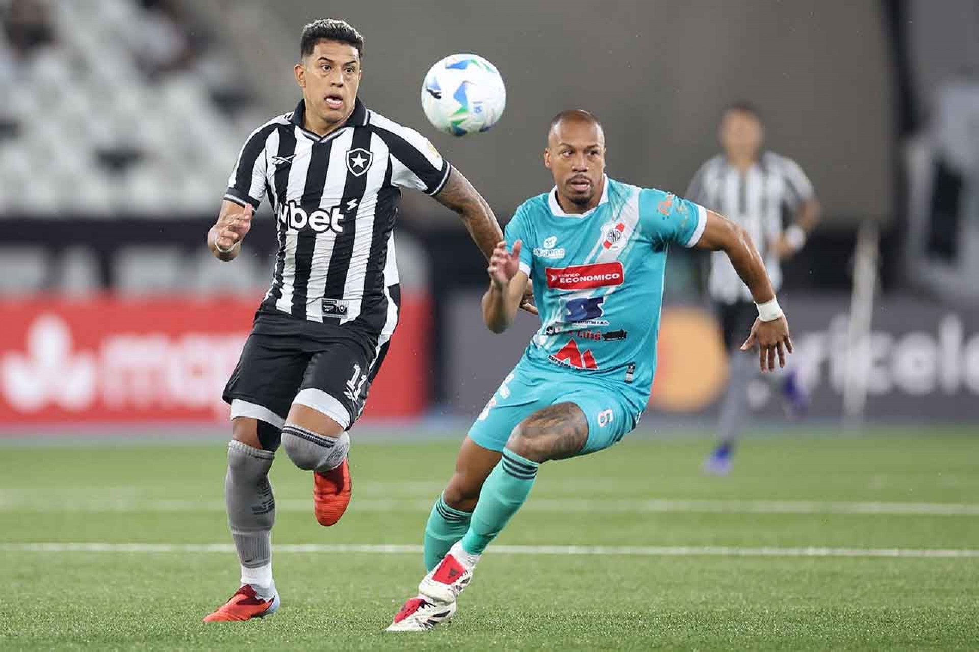 Botafogo flerta com perigo, mas vence Nacional Potos&iacute; e avan&ccedil;a na Libertadores