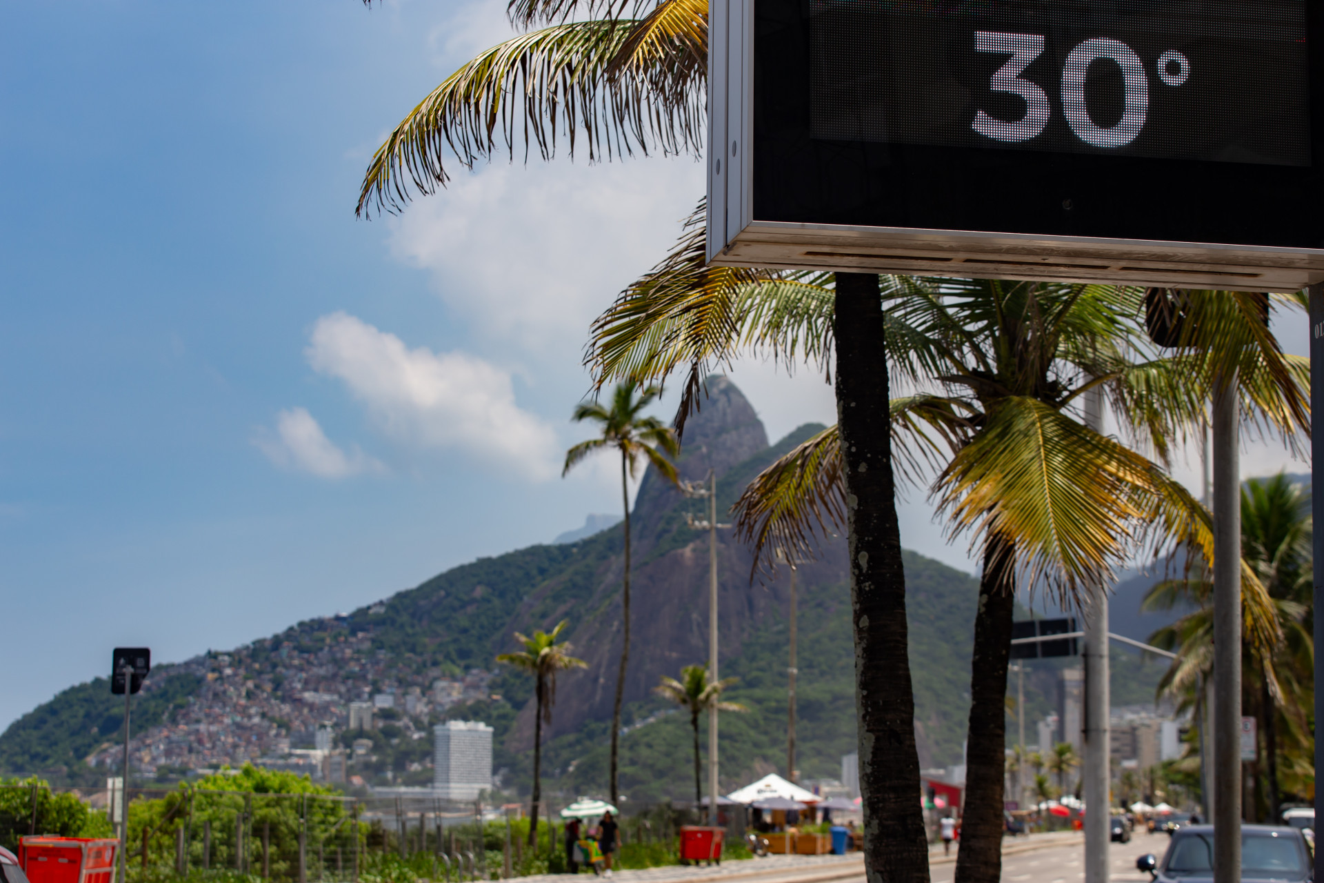 Movimentação na Praia de Ipanema, Zona Sul do Rio, na tarde desta quarta-feira (25) - Érica Martin/Agência O Dia