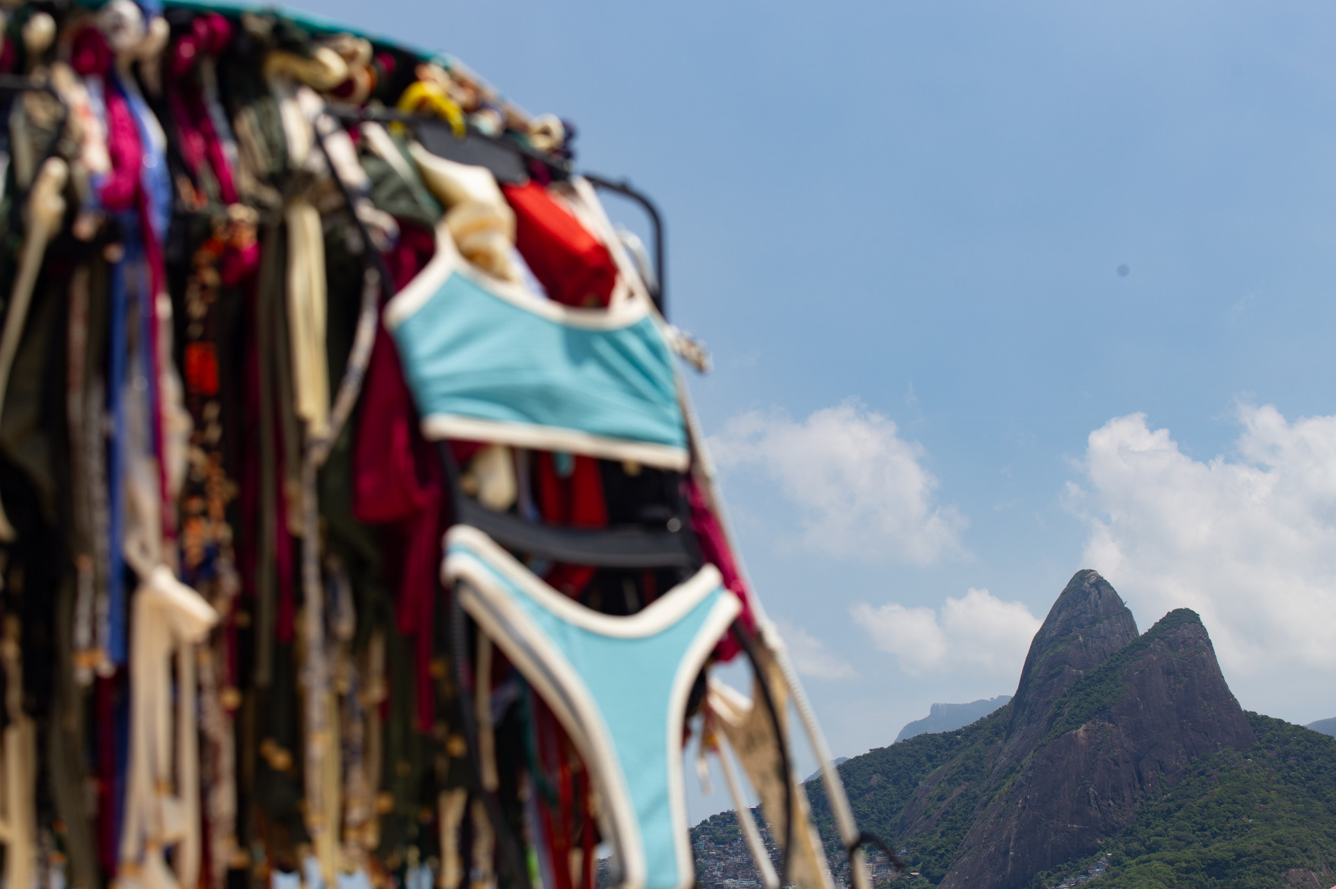Movimentação na Praia de Ipanema, Zona Sul do Rio, na tarde desta quarta-feira (25) - Érica Martin/Agência O Dia
