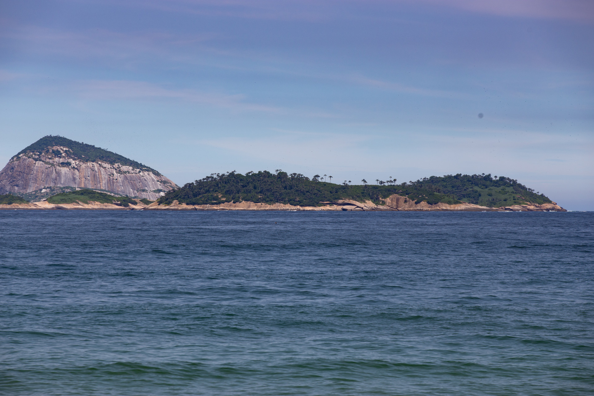 Movimentação na Praia de Ipanema, Zona Sul do Rio, na tarde desta quarta-feira (25) - Érica Martin/Agência O Dia