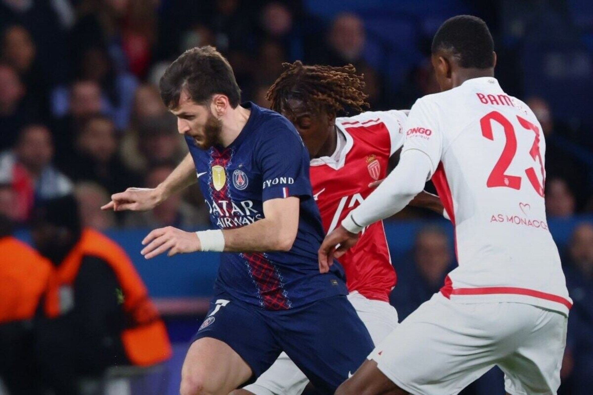 Marquinhos marca, PSG empata com o Monaco e avan&ccedil;a &agrave;s oitavas da Champions