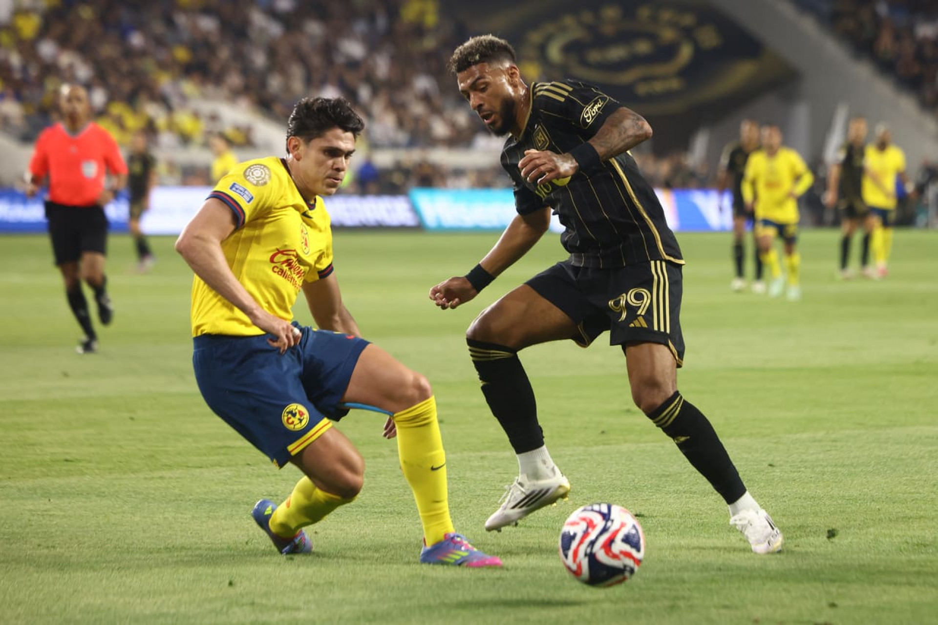 Alvo do Fluminense, Bouanga renova com Los Angeles FC