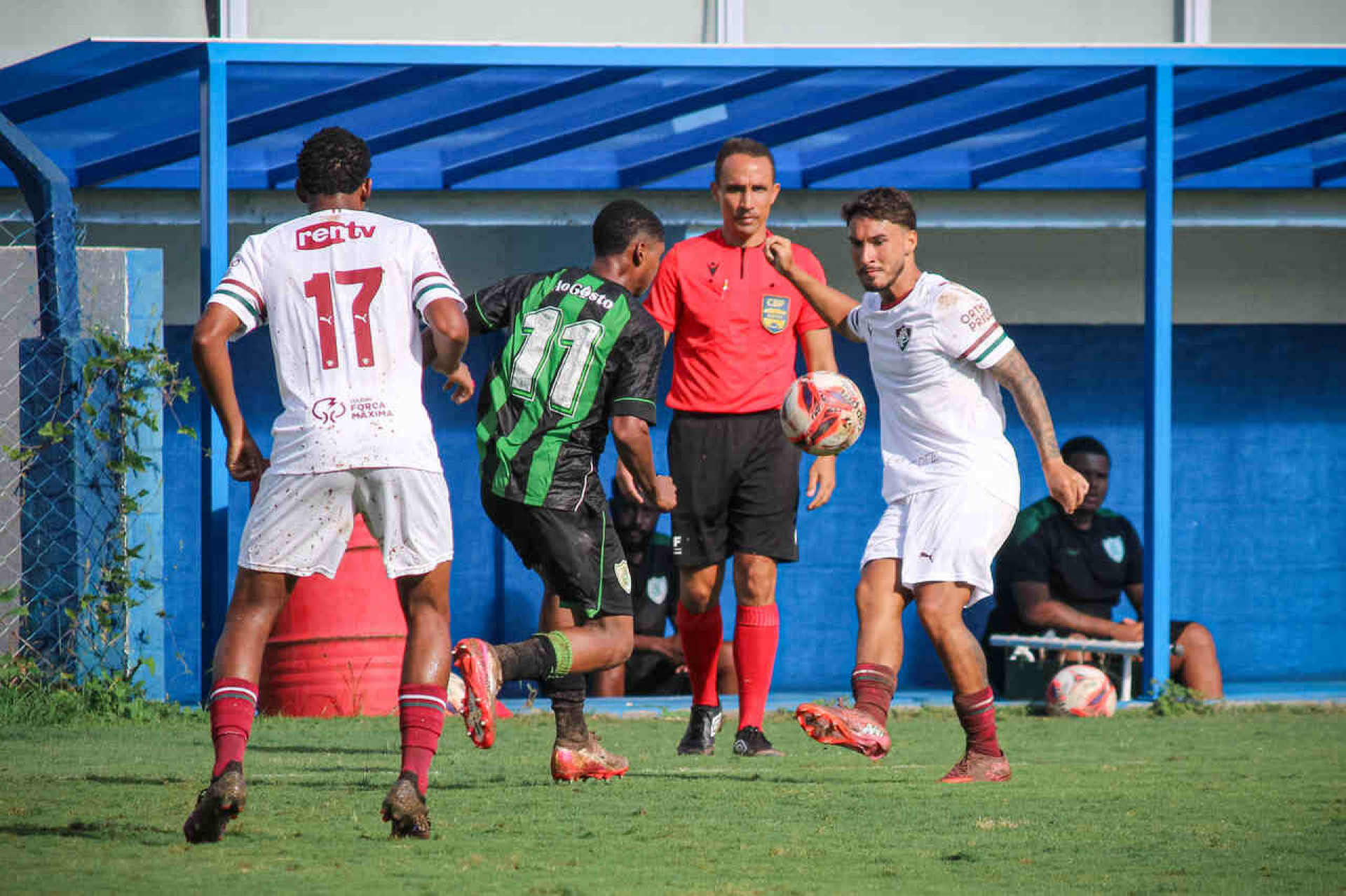 Fluminense fica com um a menos, mas arranca empate no Brasileir&atilde;o sub-20