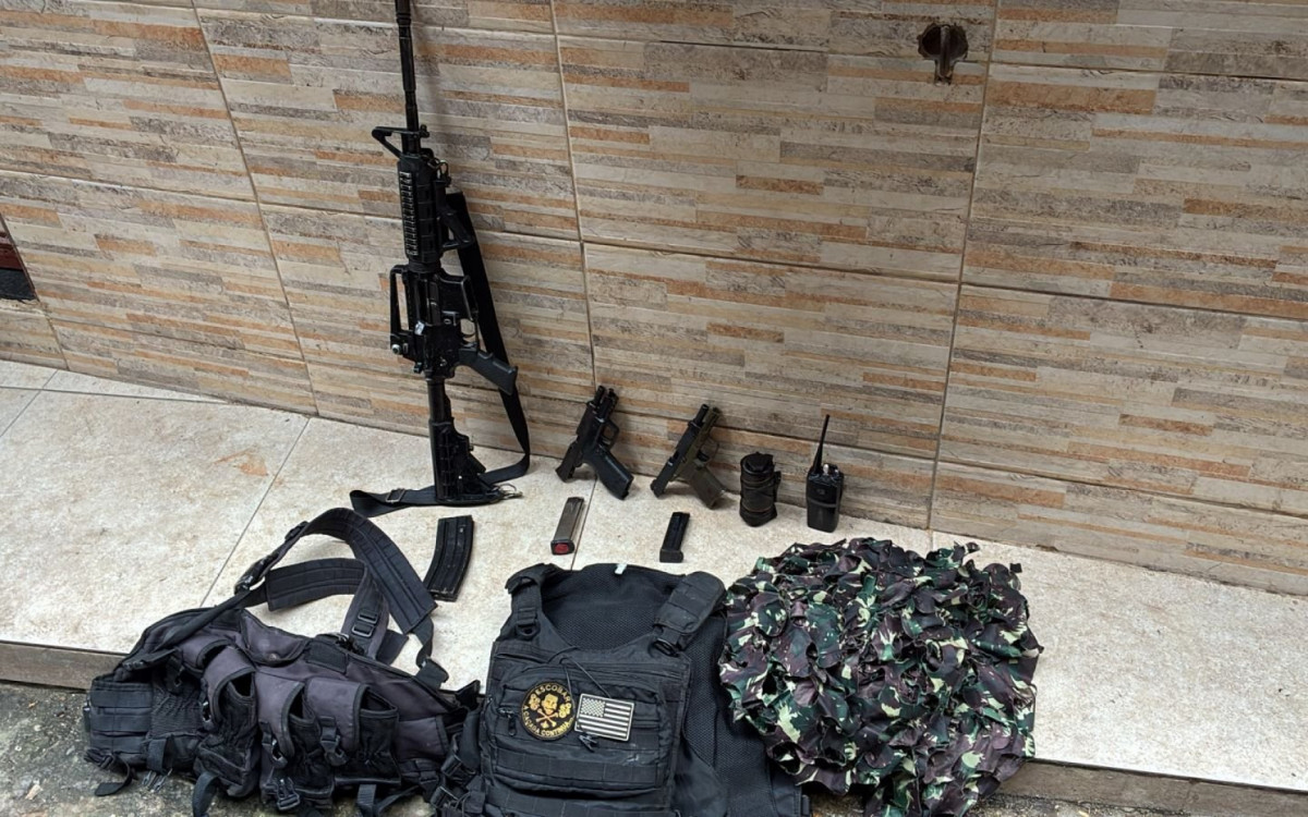 Material apreendido na Baixa do Sapateiro, no Complexo da Maré - Divulgação