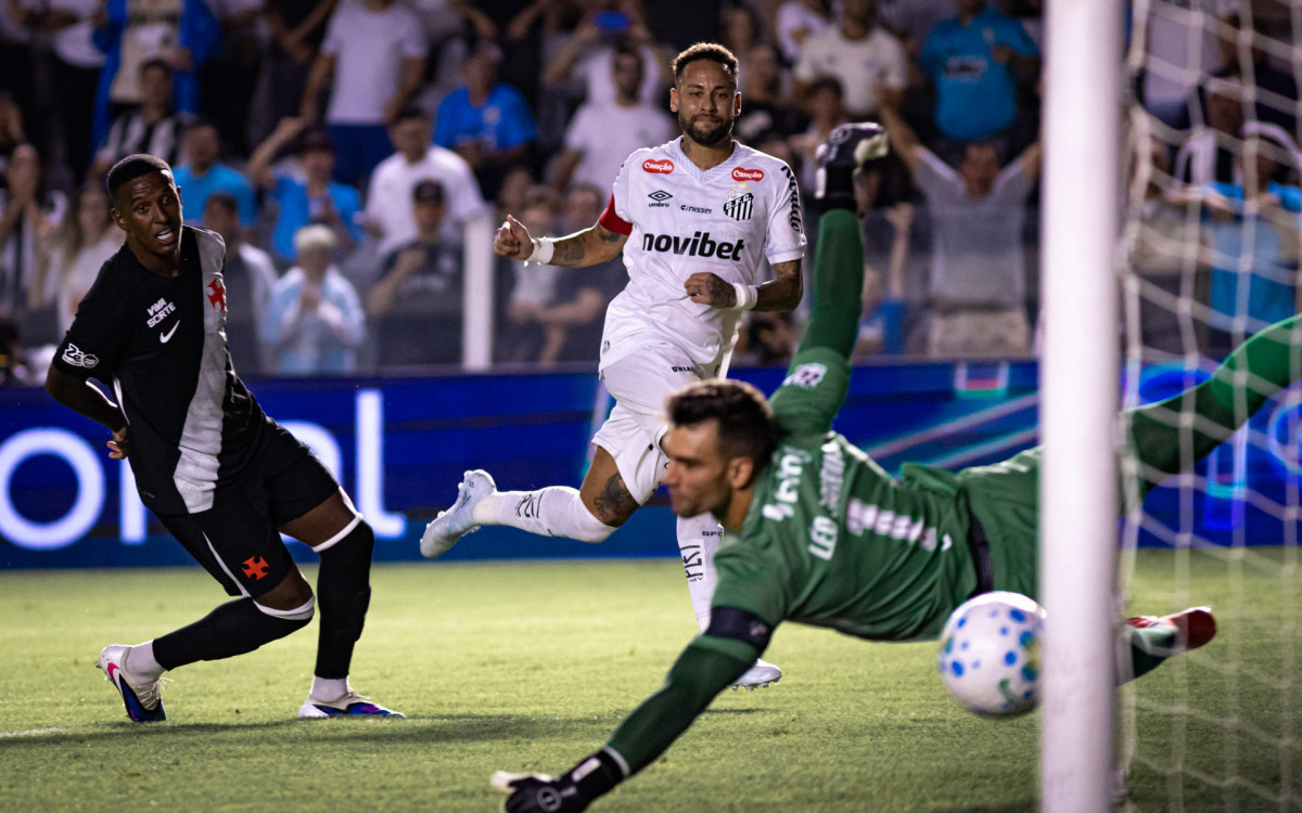 Gol de Neymar em cima do Vasco