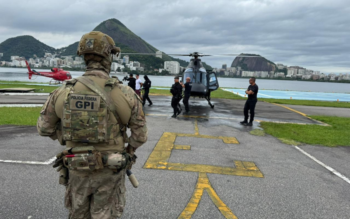 Adilsinho foi levado de helicóptero para sede da PF no Centro do Rio - Divulgação/PF