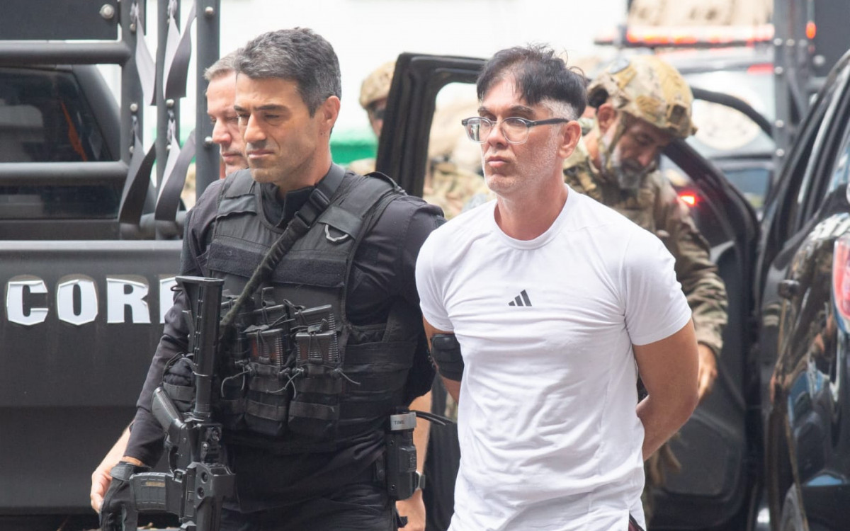 Adilsinho foi levado à sede da PF após ser preso em Cabo Frio