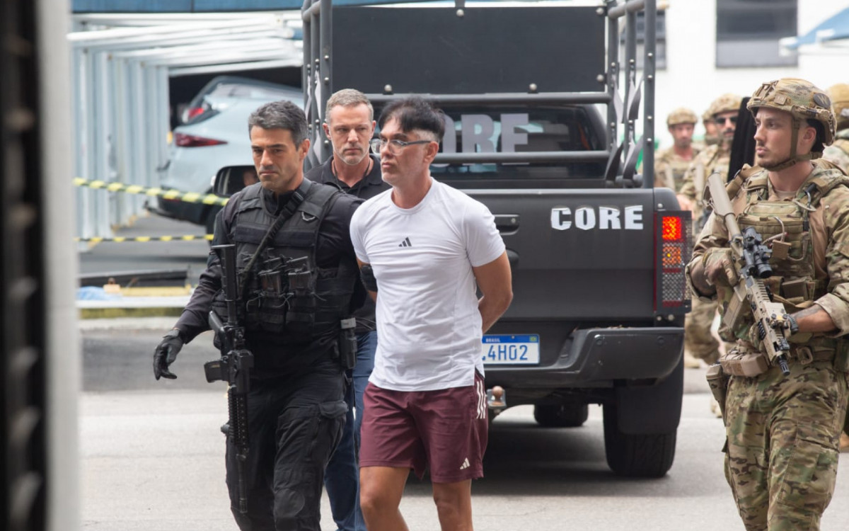 Adilsinho foi levado à sede da PF após ser preso em Cabo Frio