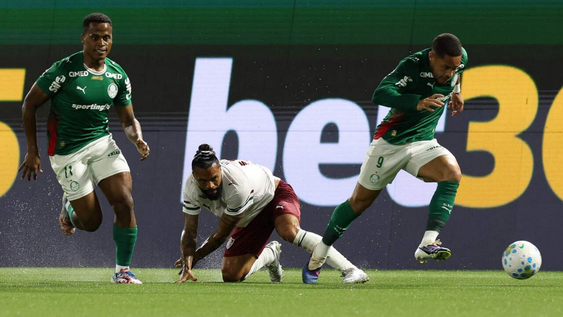 Como foi o reencontro de Arias com Fluminense