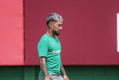 Com dez jogos, Lucho Acosta iguala número de gols que fez pelo Fluminense em 2025