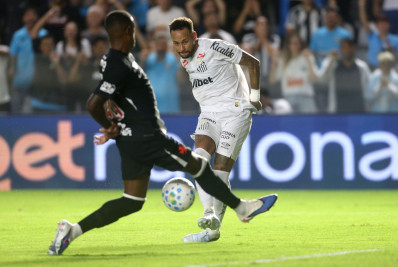 Neymar faz chover na Vila Belmiro e Vasco segue sem vencer no Brasileiro