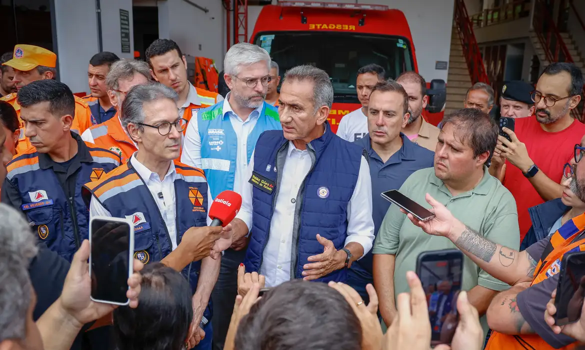 Minas Gerais: prioridade é resgate e auxílio a vítimas, diz ministro