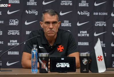 'A gente tem pecado na eficácia', analisa técnico interino após derrota do Vasco
