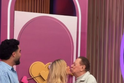 Virginia Fonseca grava último 'Sabadou' e dá selinho em Raul Gil