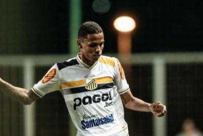 Clube paulista faz contraproposta ao Botafogo por zagueiro; Fluminense segue de olho