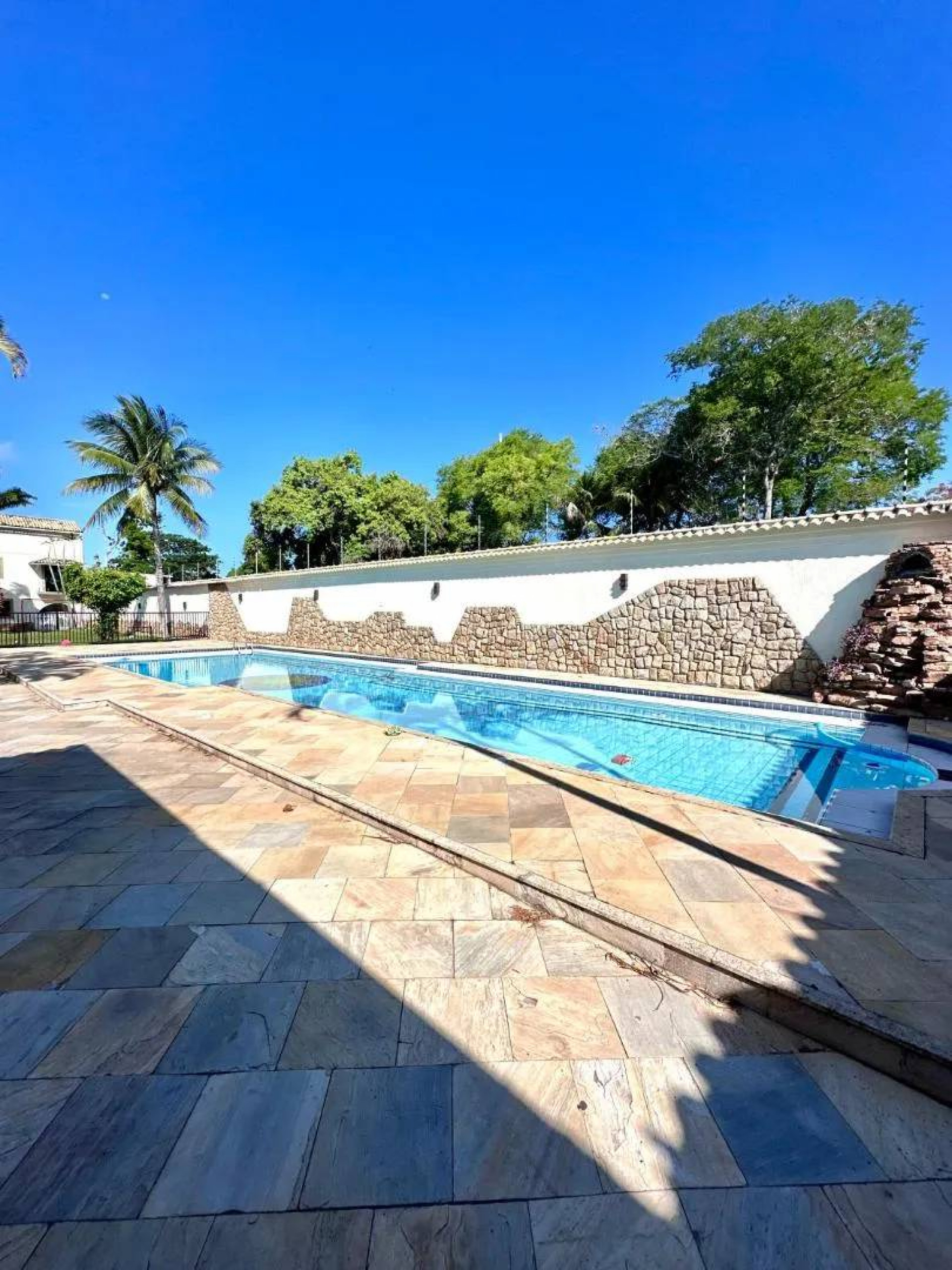 Mansão onde Adilsinho foi preso contava com piscina - Divulgação