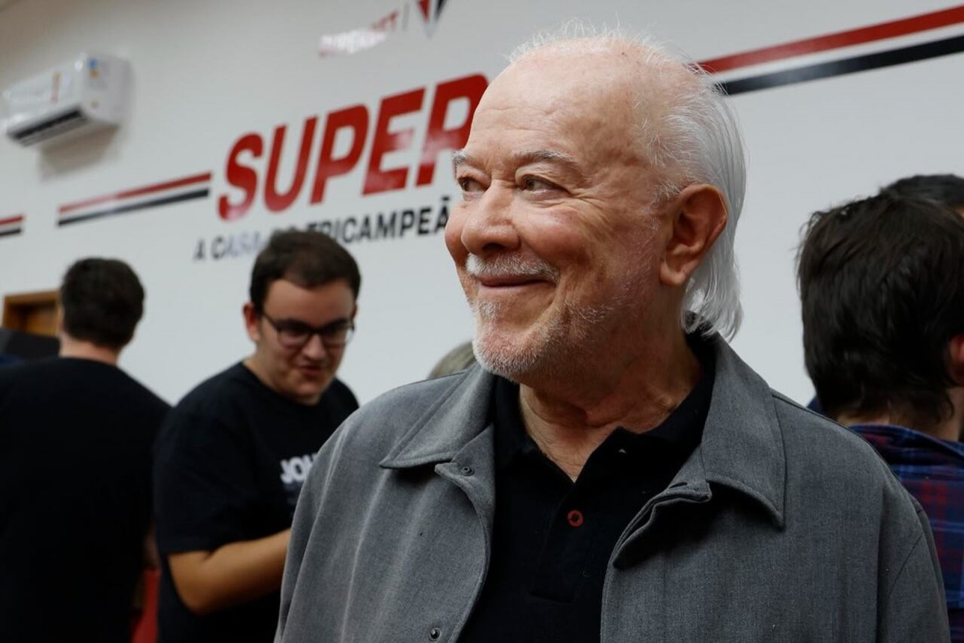 Presidente do S&atilde;o Paulo recusa cart&atilde;o corporativo e plano de sa&uacute;de ap&oacute;s pol&ecirc;mica