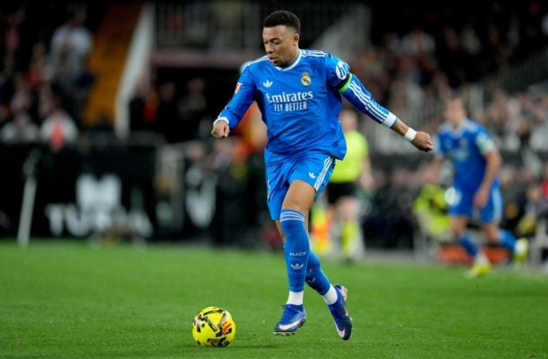 Torcedor do Oviedo pode ser preso por ofensas racistas a Mbapp&eacute;