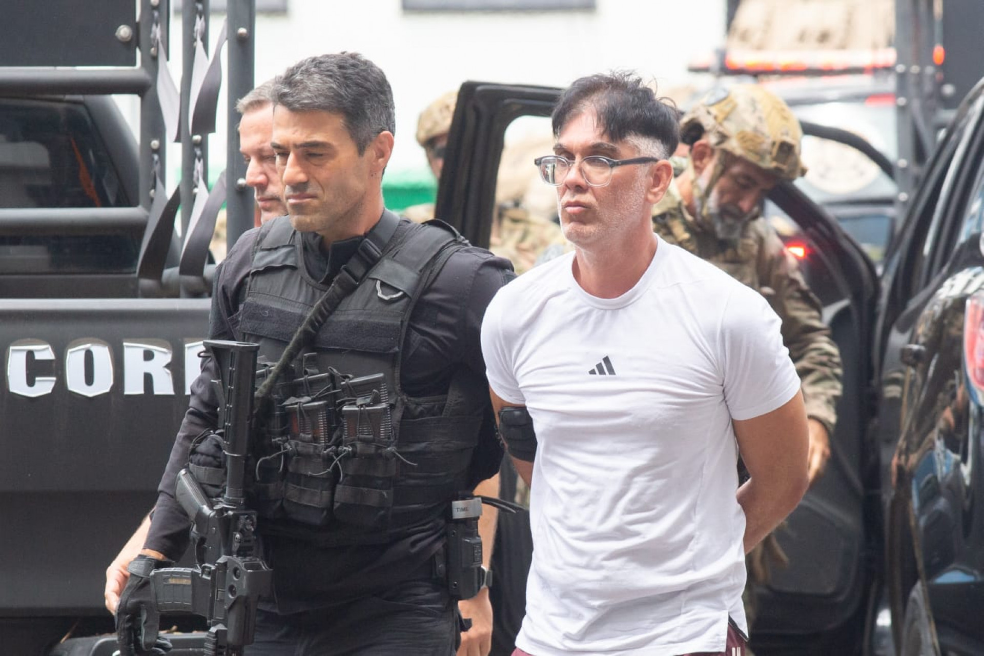 Adilsinho foi levado à sede da PF após ser preso em Cabo Frio - Érica Martin/Agência O DIA