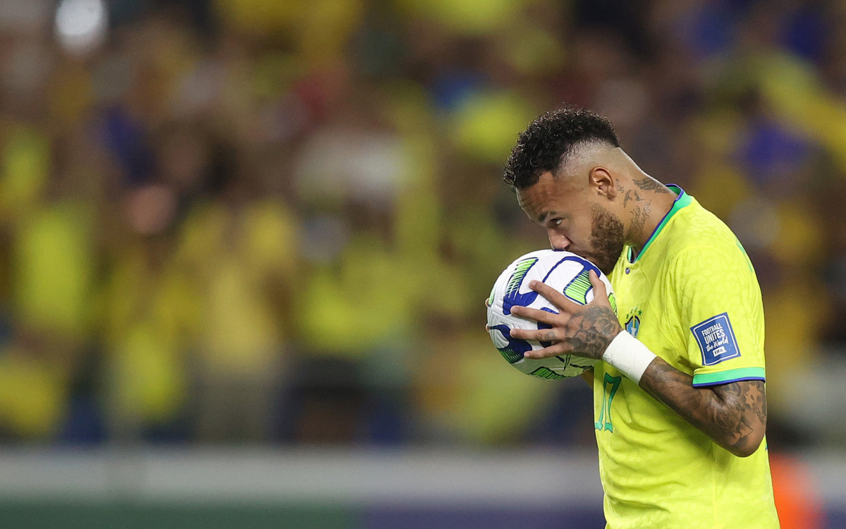 Neymar vive momento decisivo antes do inicio da Copa do Mundo